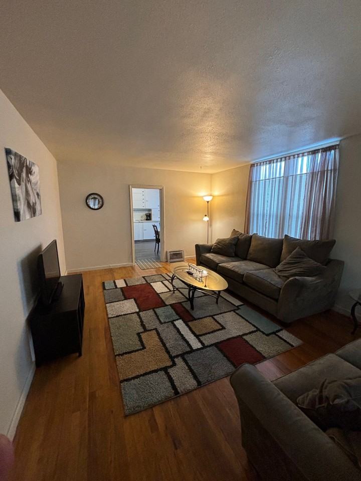 821 W Buffalo St #1 - Photo 2 of 9