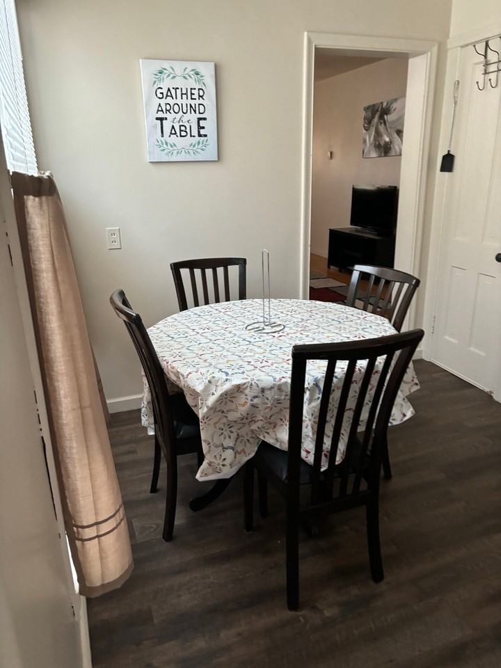 821 W Buffalo St #1 - Photo 5 of 9