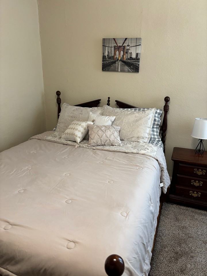 821 W Buffalo St #1 - Photo 7 of 9