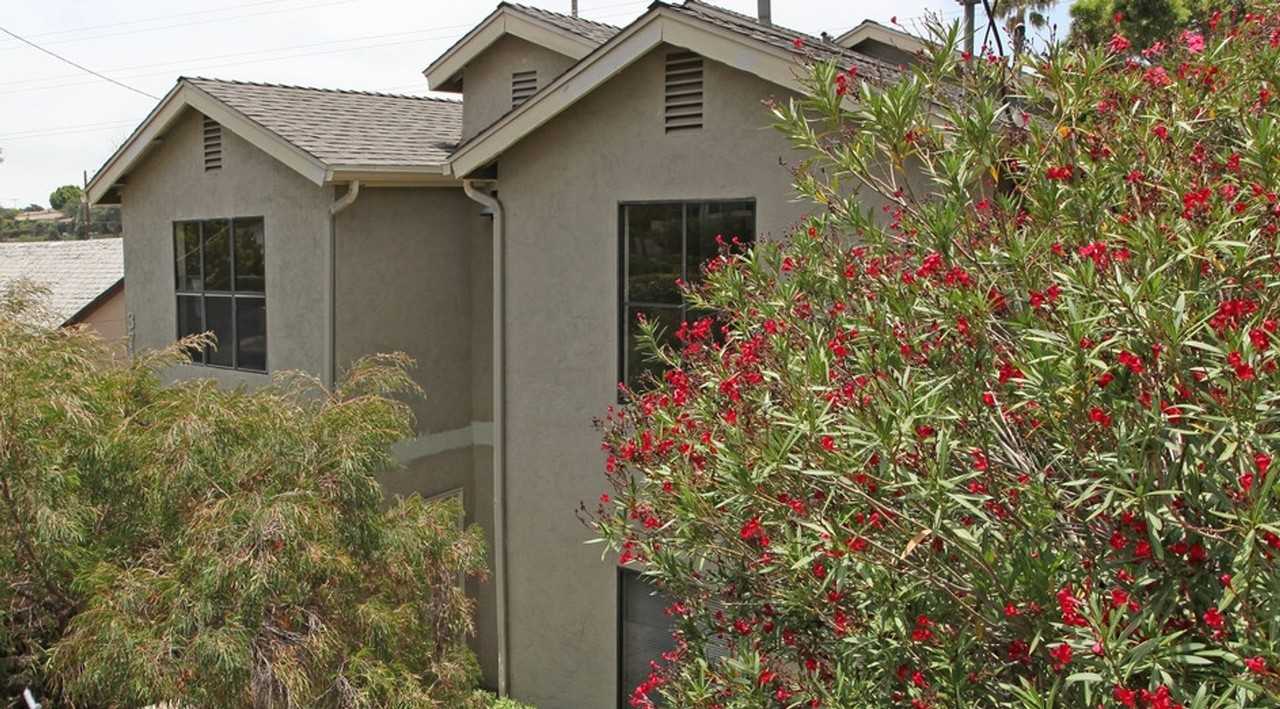 3746 Swift Ave - Photo 2 of 12