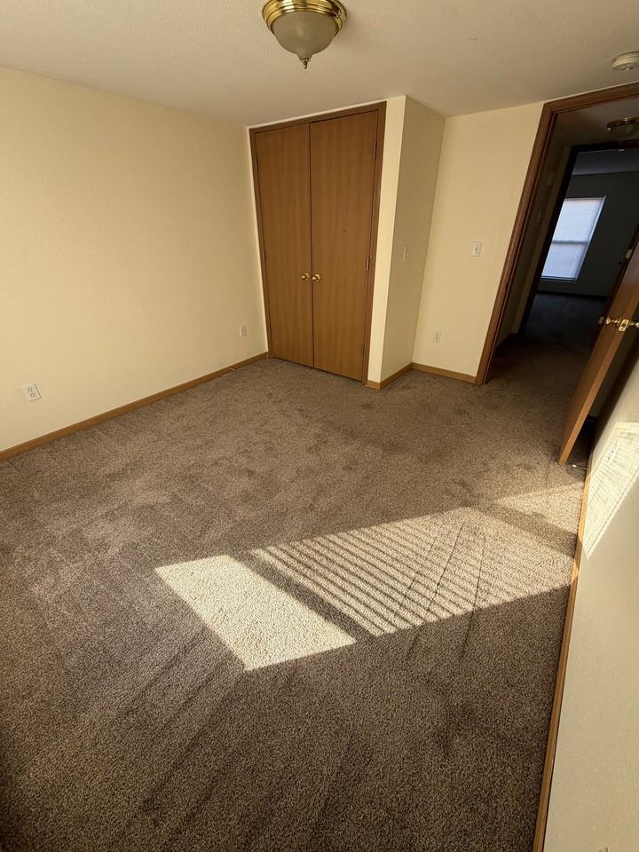 614 1/2 Broad St #1 - Photo 7 of 11