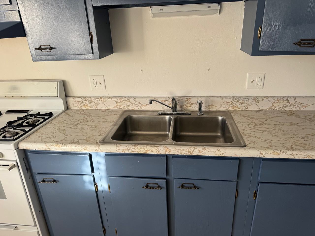 9 Marvin St #1 - Photo 3 of 11