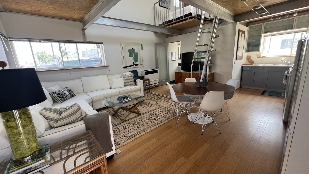 1525 1/2 Cabrillo Ave #NA - Photo 2 of 16