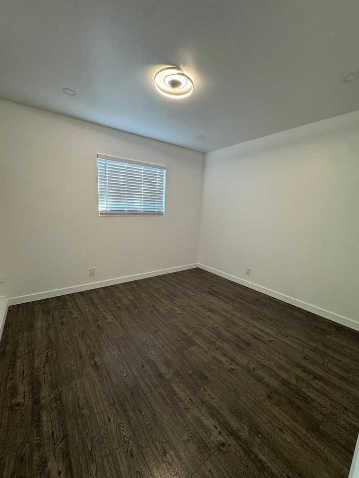 317 Tennyson Rd #NA - Photo 5 of 8