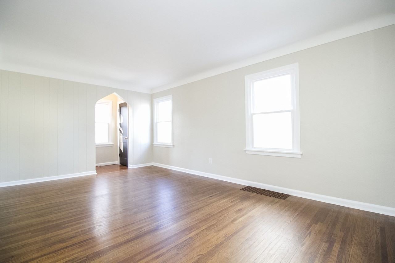 4353 Lyman Ave #NA - Photo 3 of 24