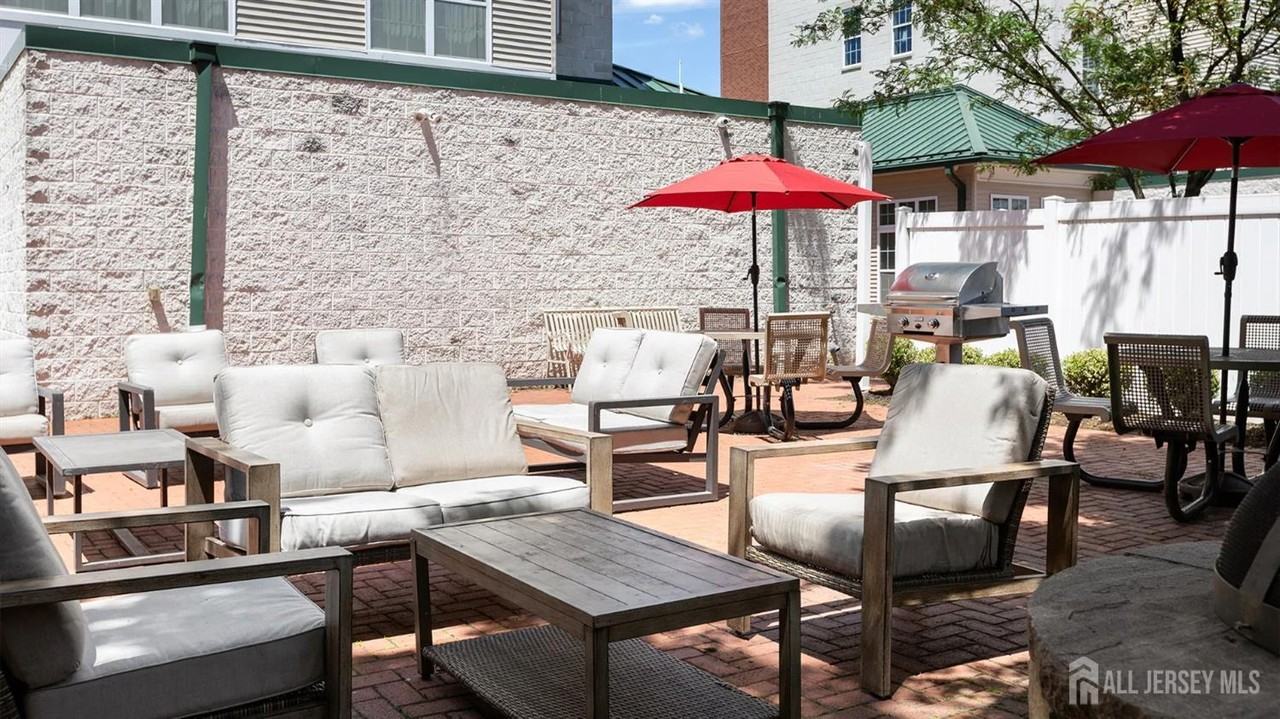 42 Kennedy Blvd #519 - Photo 5 of 12