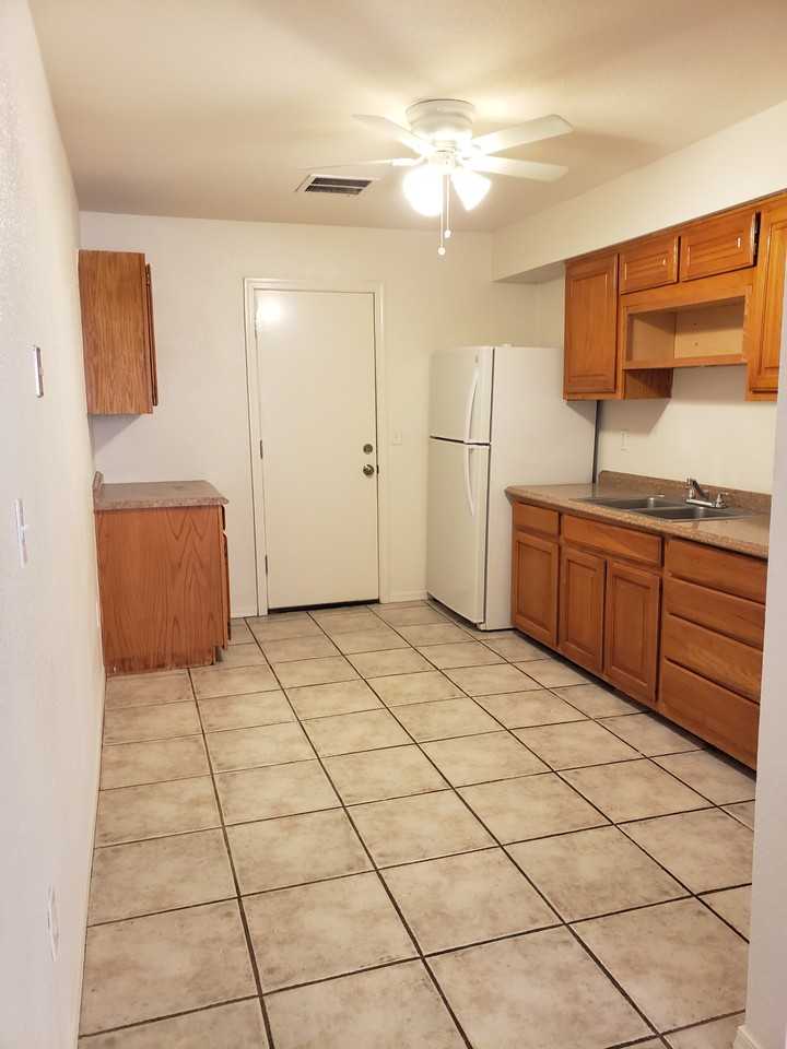 3131 E Butler Ave #3 - Photo 5 of 18