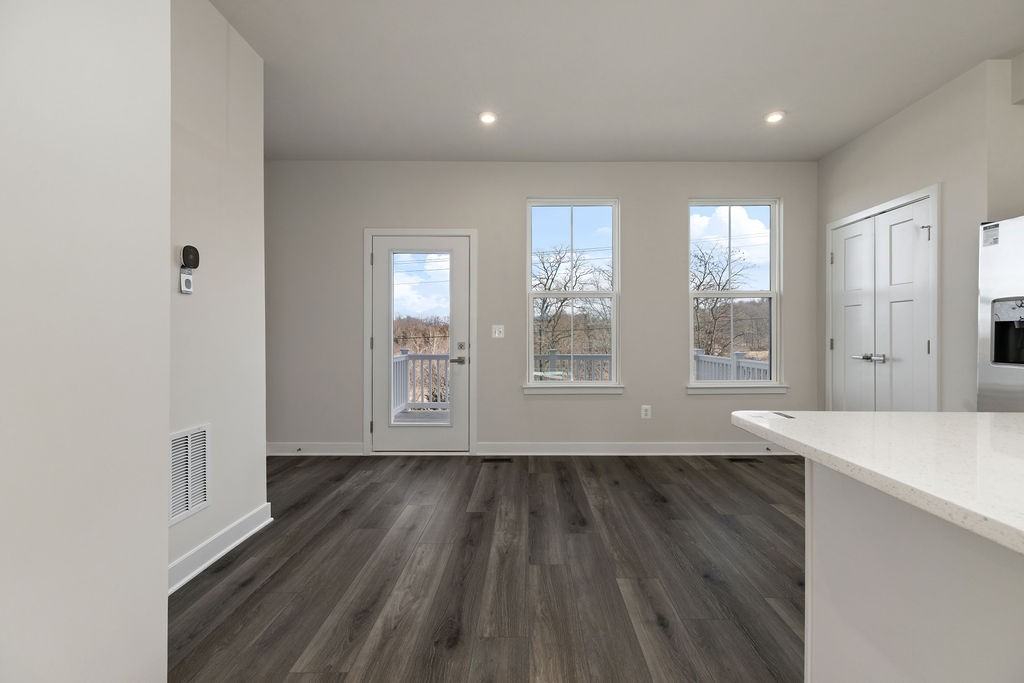 4677 Drysdale St #NA - Photo 3 of 17