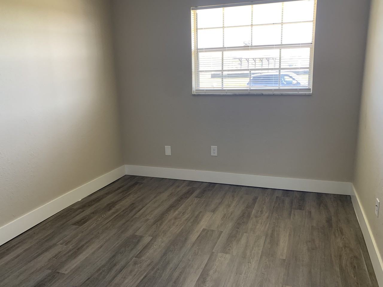 5618 12th Ave S #NA - Photo 7 of 11