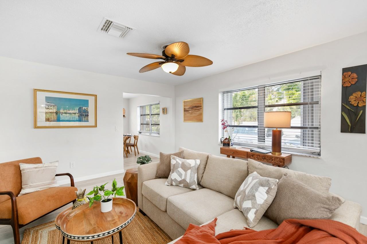 108 Se 4th Ter #A - Photo 2 of 19