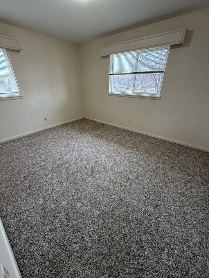 704 14th St S #6 - Photo 7 of 12