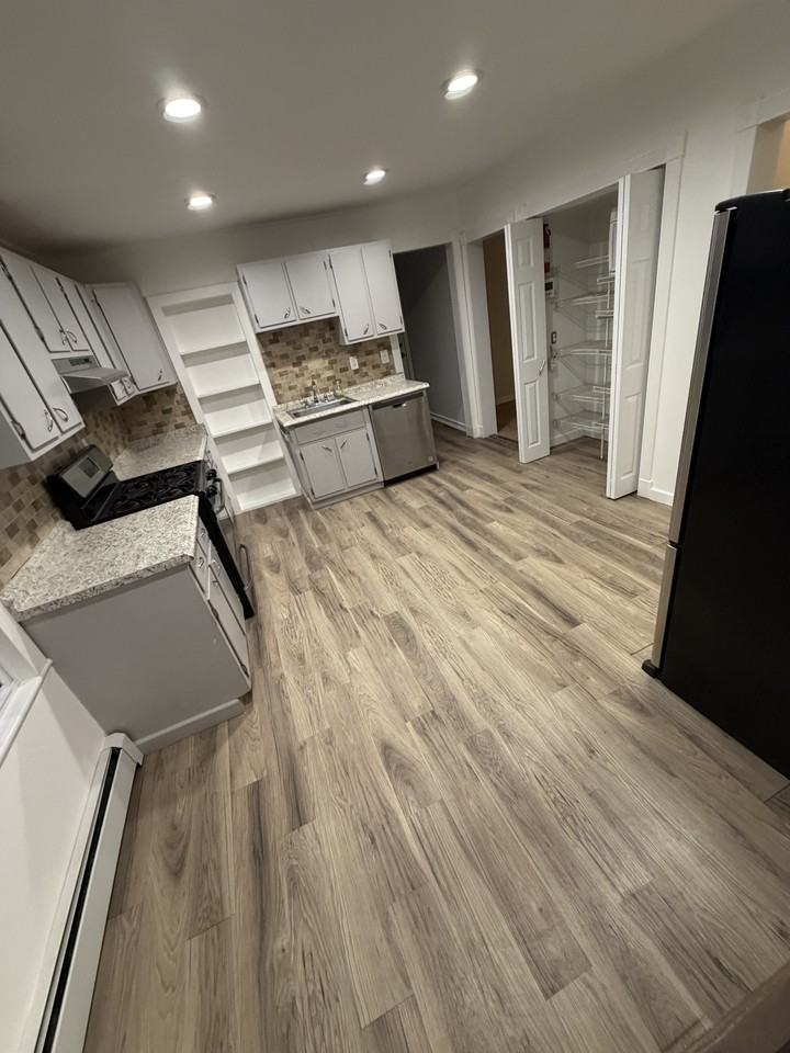 107 Ann St #1stFL - Photo 2 of 8