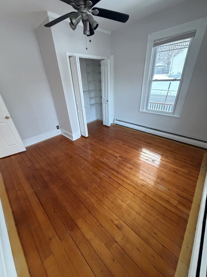 107 Ann St #1stFL - Photo 5 of 8