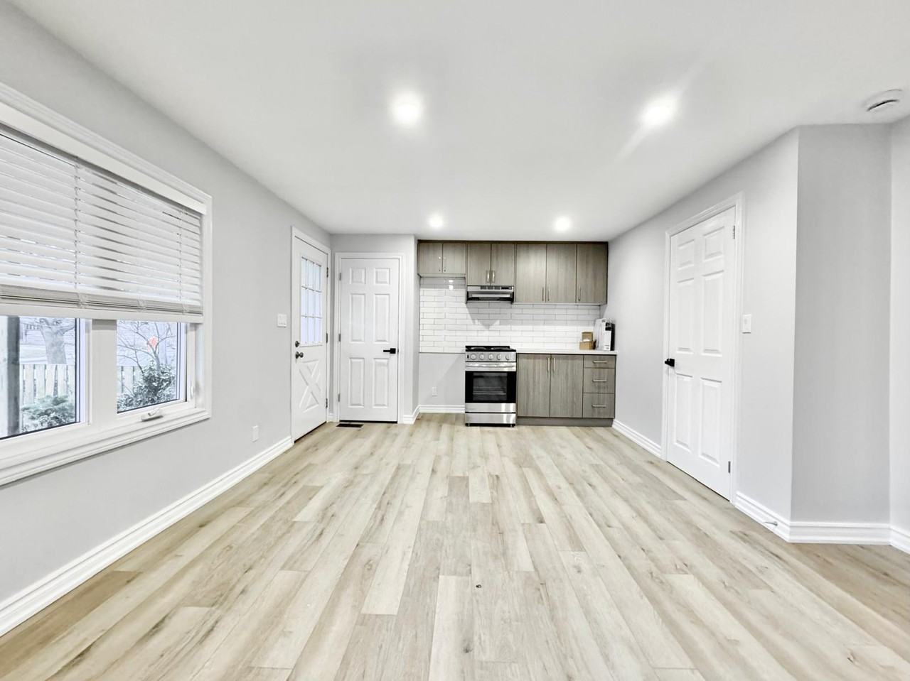 21 Colborne St Frnt - Photo 2 of 10
