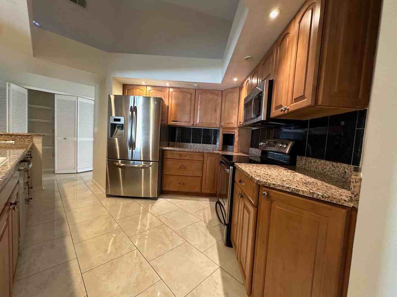 1533 Cumberland Ct W - Photo 6 of 38