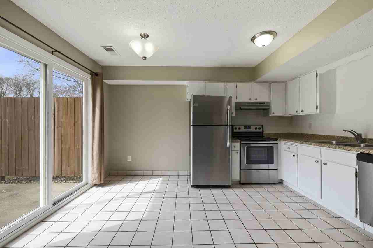 176th Street West, Lakeville (9350) MH KK1 **TPO** - Photo 2 of 20