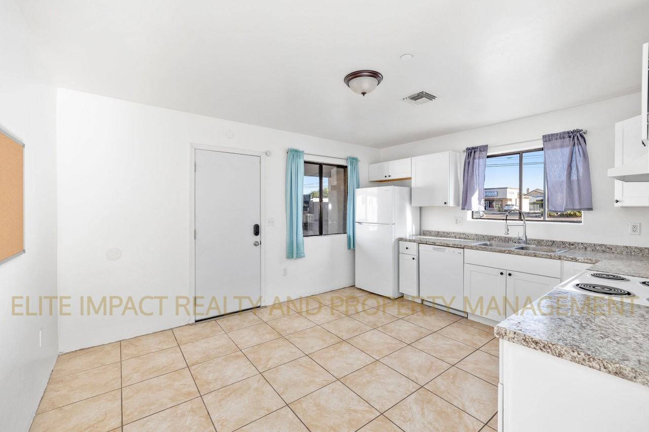 1462 W Saint Marys Rd #1 - Photo 4 of 26