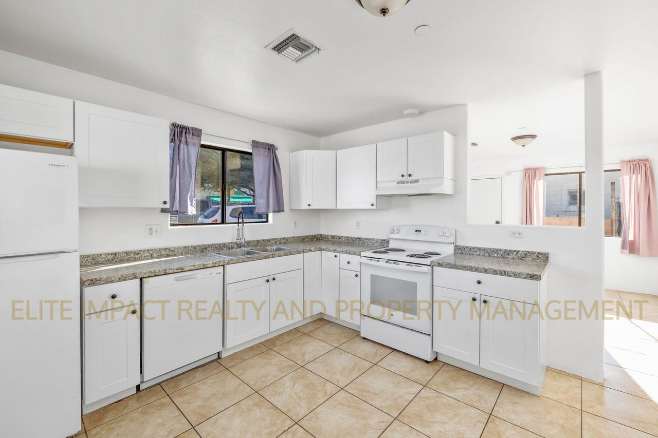 1462 W Saint Marys Rd #1 - Photo 7 of 26