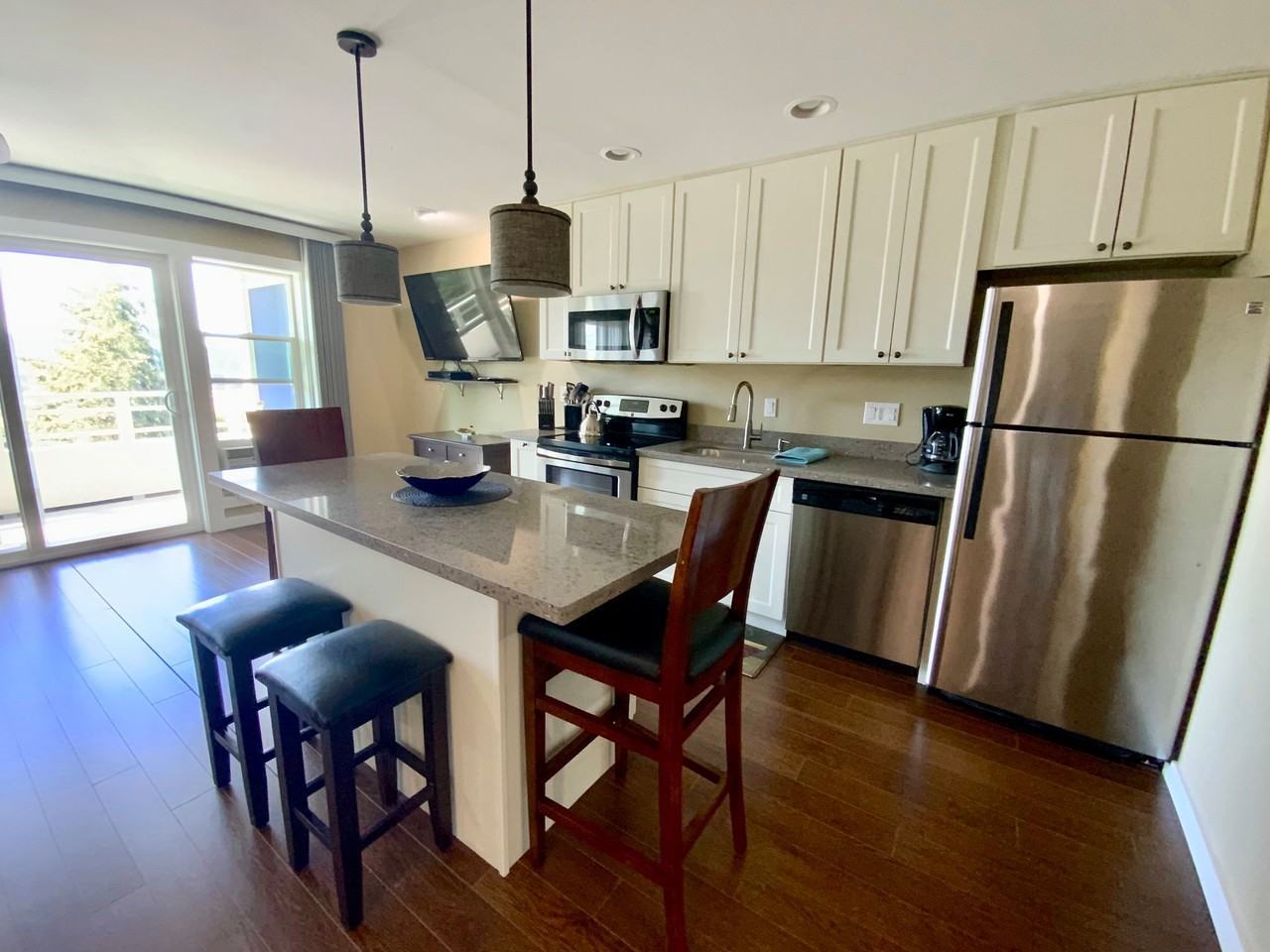 Renton Highlander - Photo 6 of 15