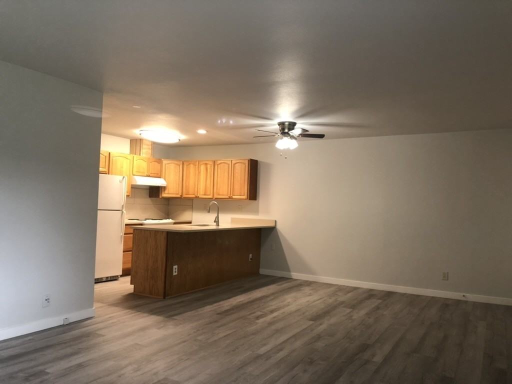 13109 SE Division St. - Photo 4 of 24