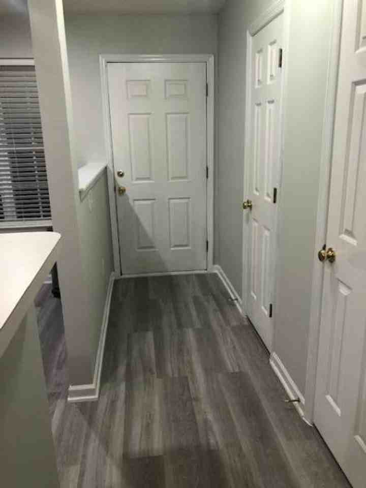 102 Pine Bluff Dr - Photo 2 of 17