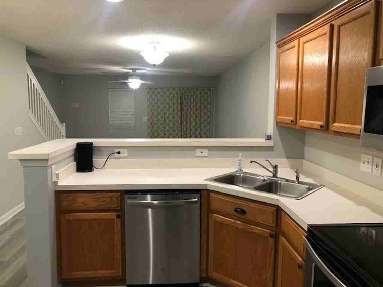 102 Pine Bluff Dr - Photo 5 of 17