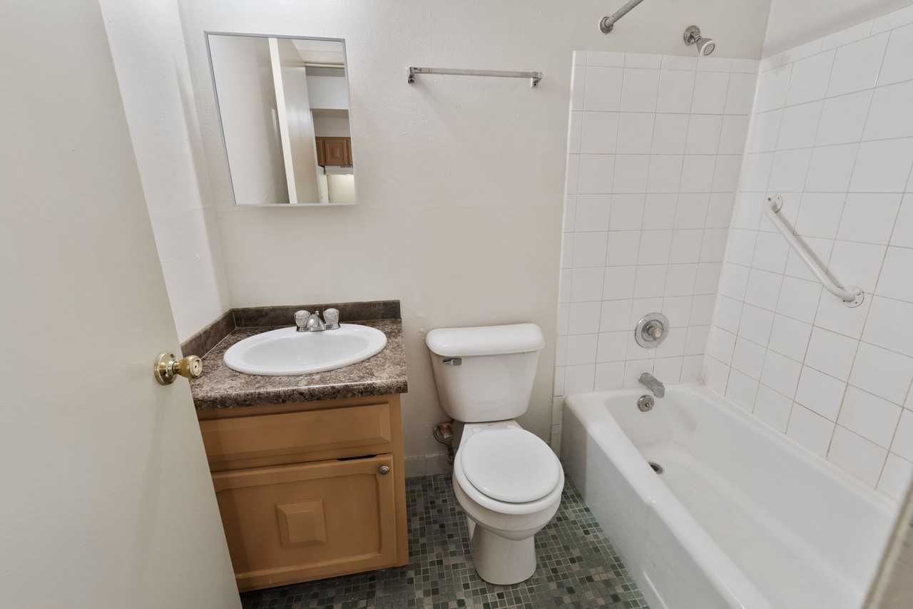 Merrill Park Apartments - Photo 5 of 18