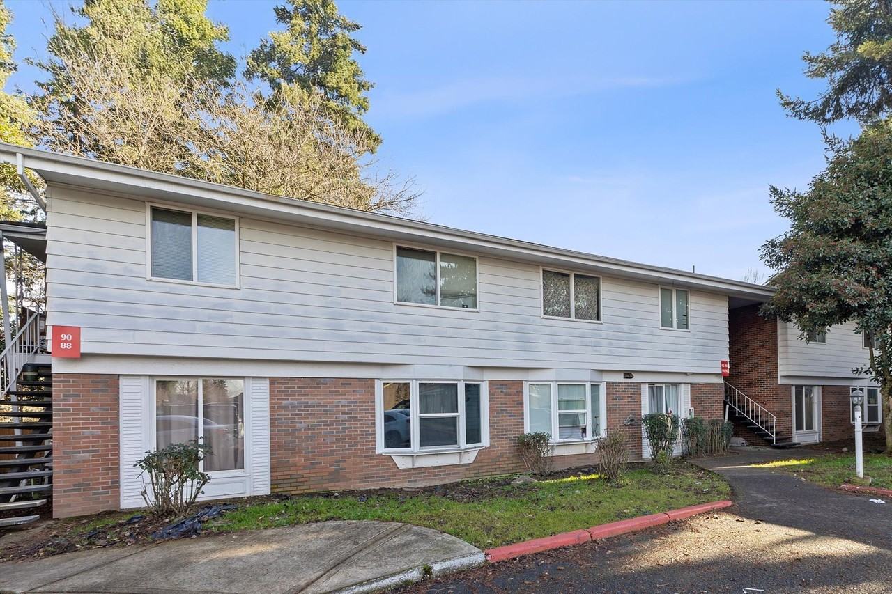 Glendoveer Village - Photo 3 of 21