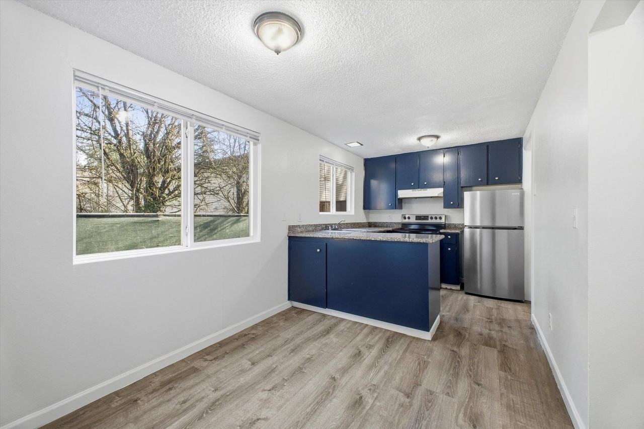 Glendoveer Village - Photo 5 of 21