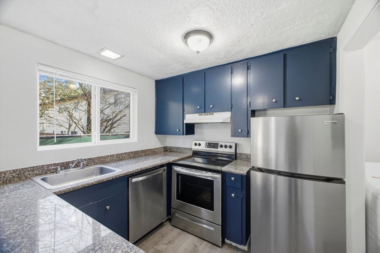 Glendoveer Village - Photo 6 of 21