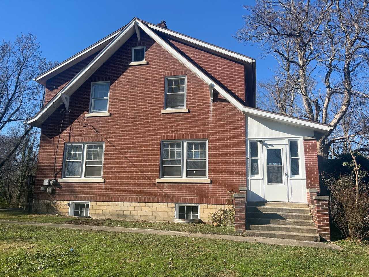 84 Colorado Ave - Photo 3 of 16