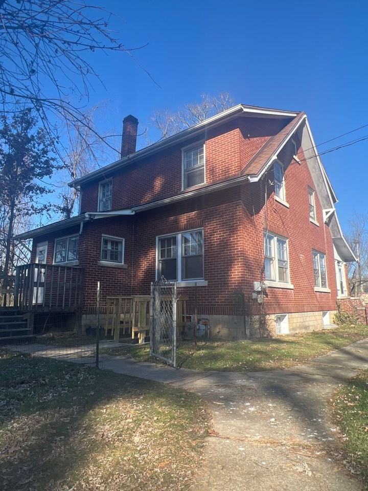 84 Colorado Ave - Photo 4 of 16