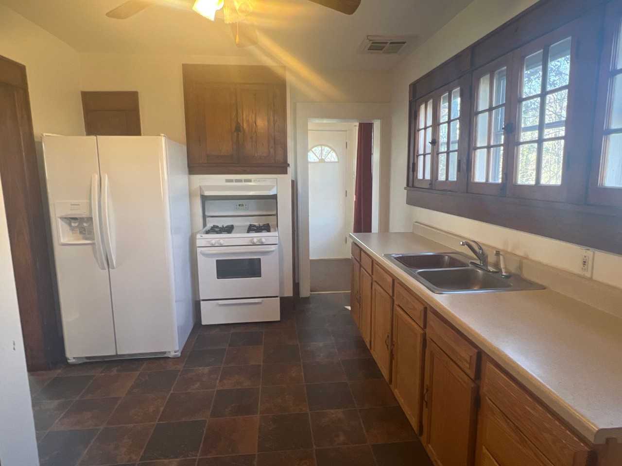 84 Colorado Ave - Photo 7 of 16