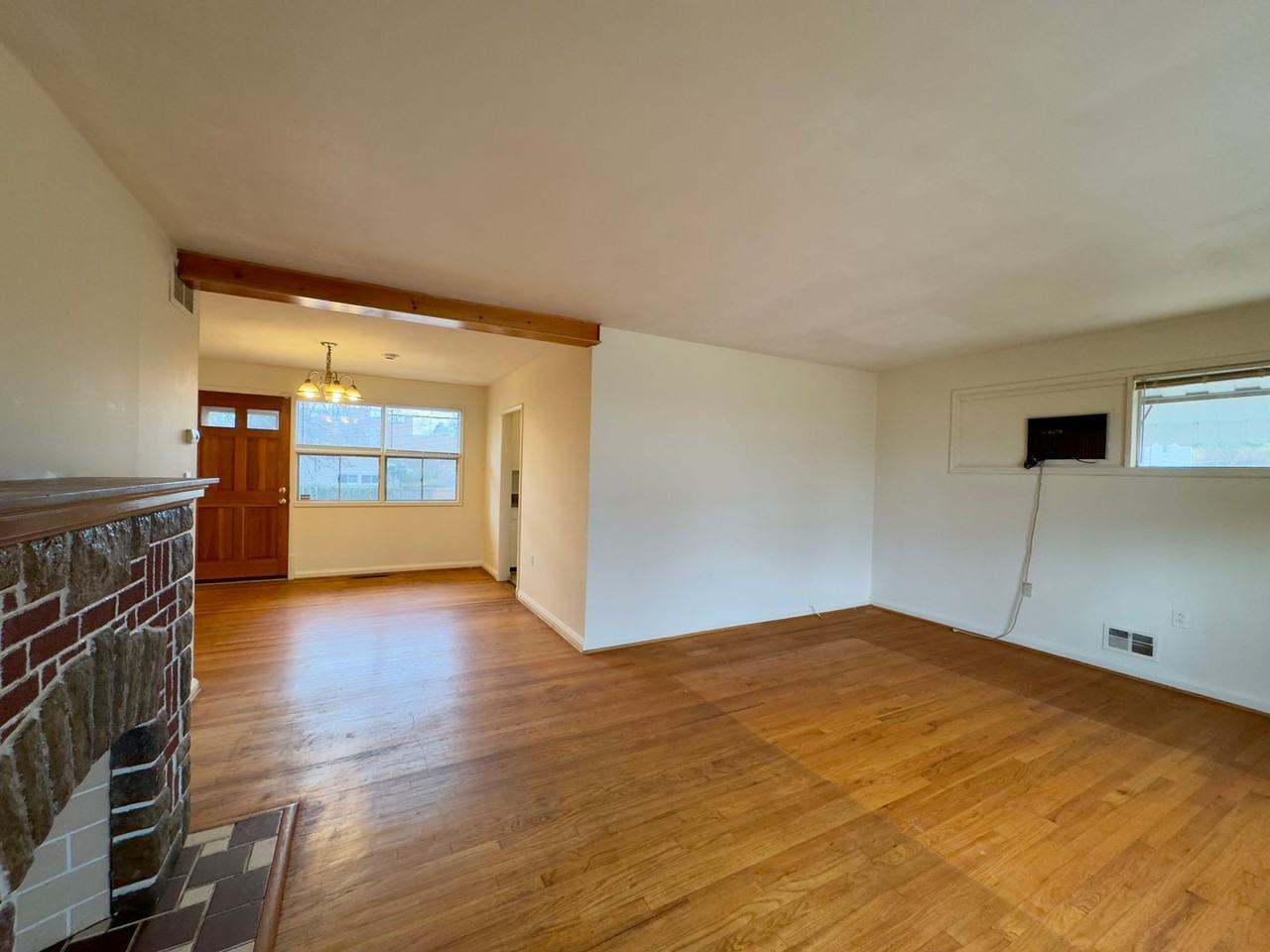 4401 Anntana Ave - Photo 5 of 21