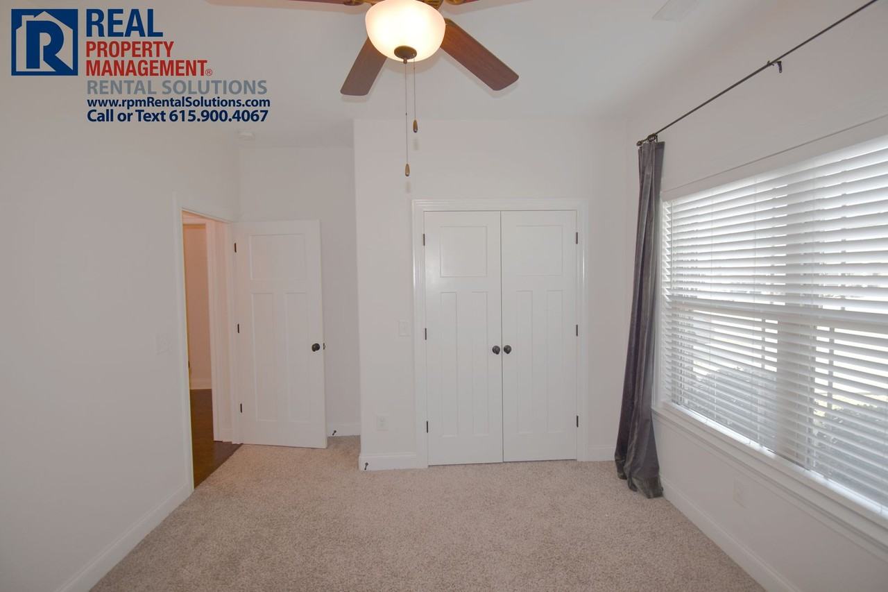 340 Rockcastle Dr - Photo 6 of 32