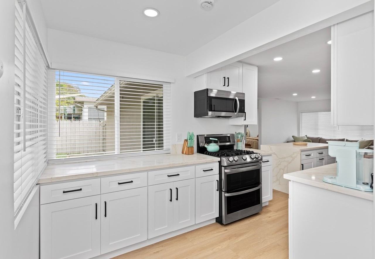 4840 College Ave - Photo 3 of 28