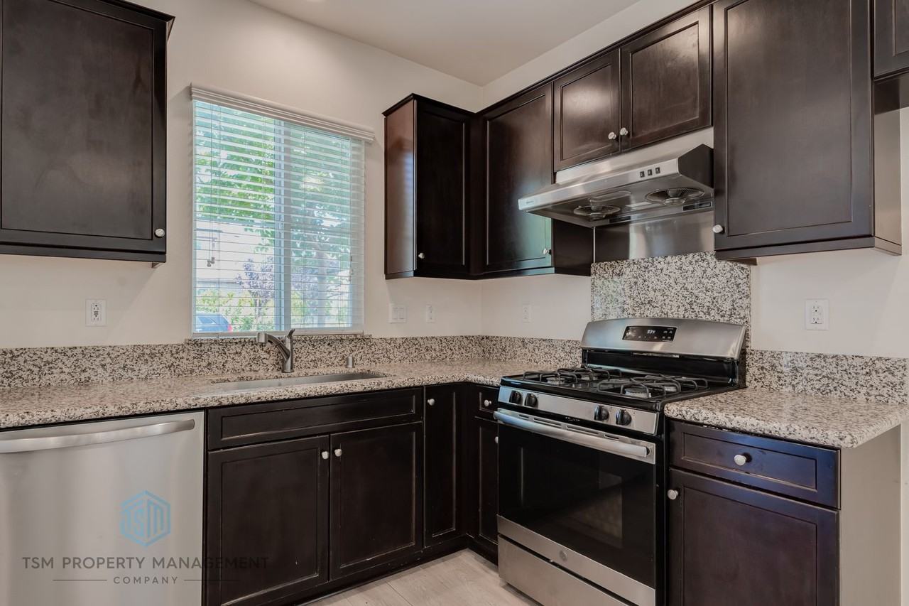 8723 Celebration St - Photo 4 of 24