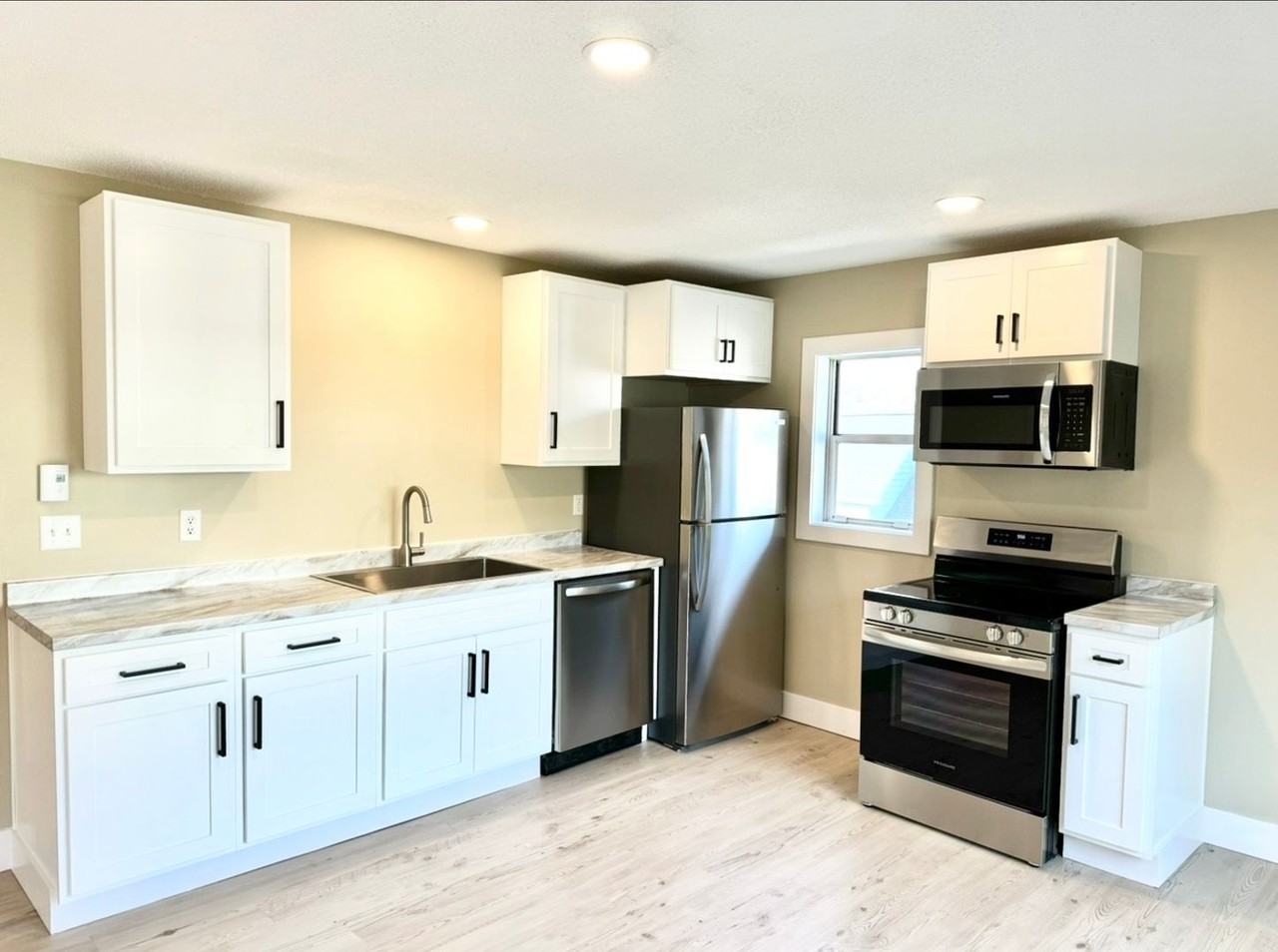 21 Camp St - Photo 2 of 9