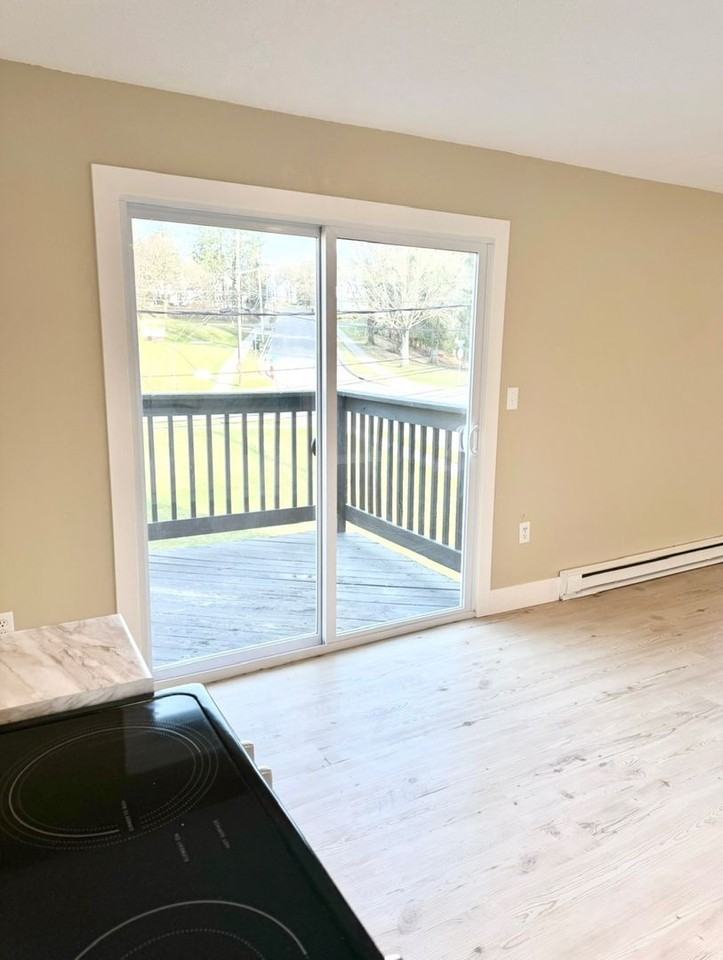 21 Camp St - Photo 3 of 9