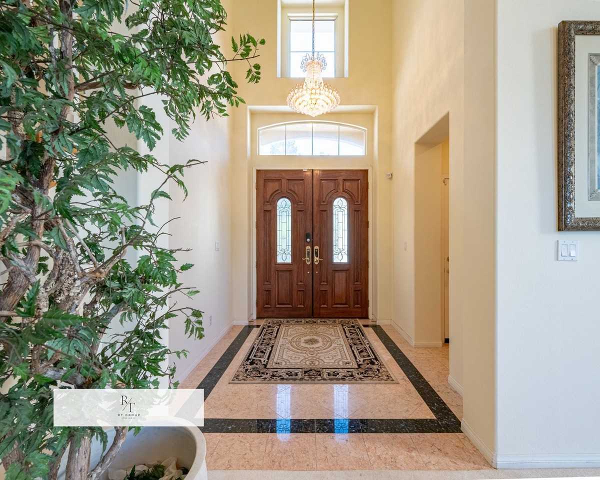 2628 Carlton Pl - Photo 2 of 42