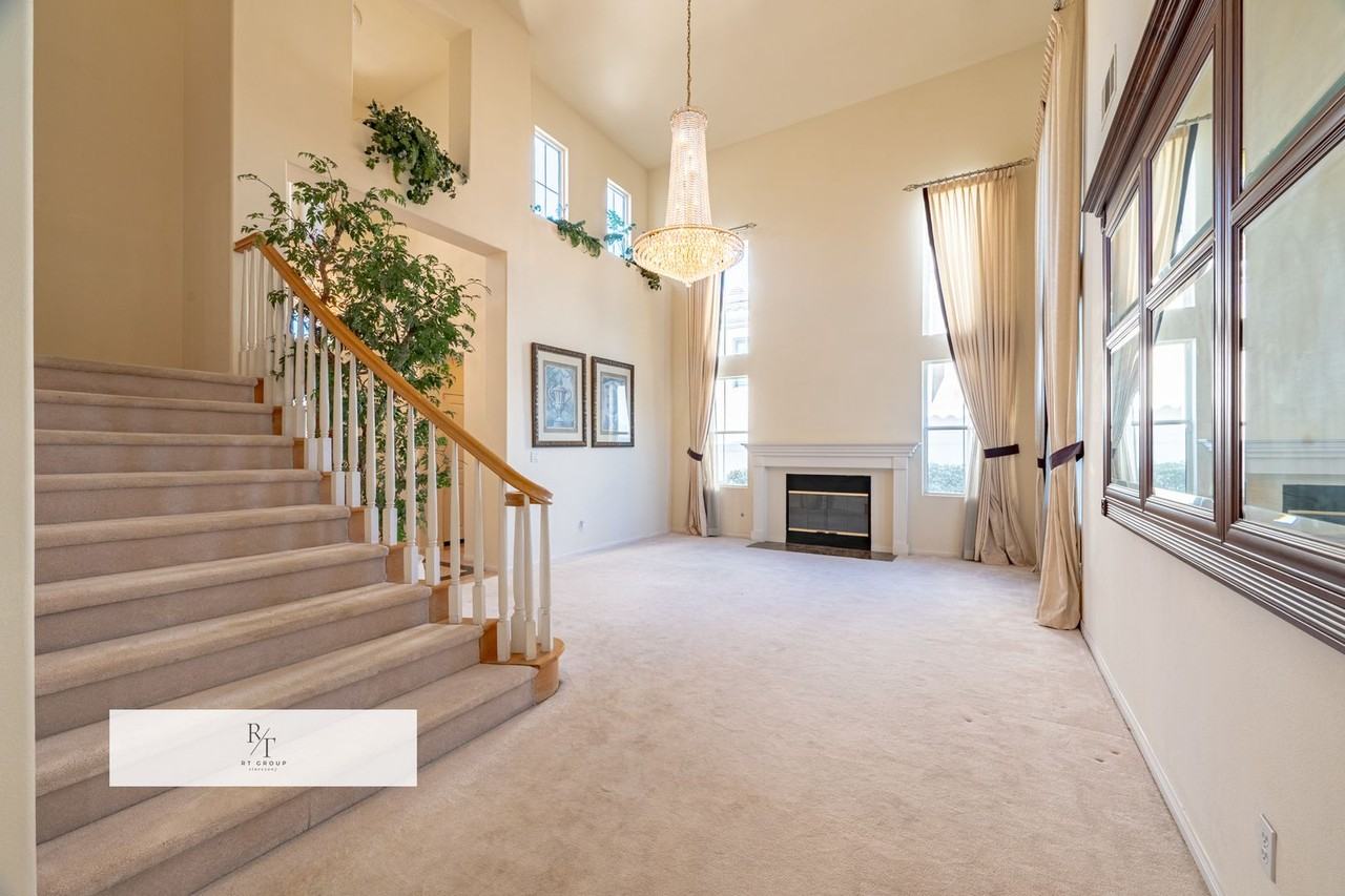 2628 Carlton Pl - Photo 3 of 42