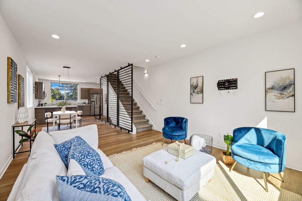 8445 Delridge Way Sw - Photo 5 of 21