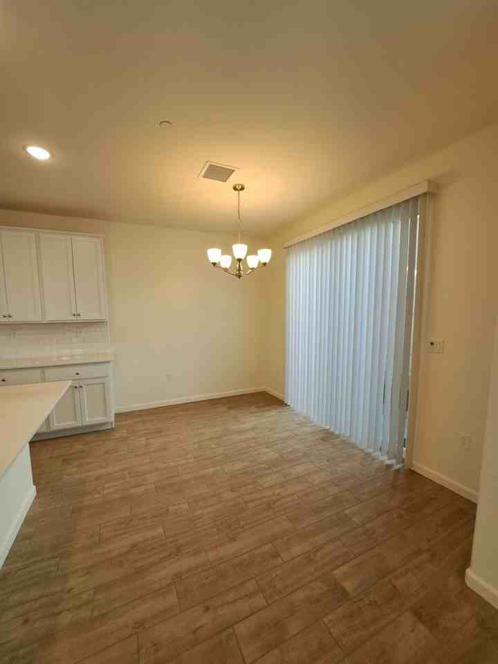 1497 Foxhill Ln - Photo 4 of 25