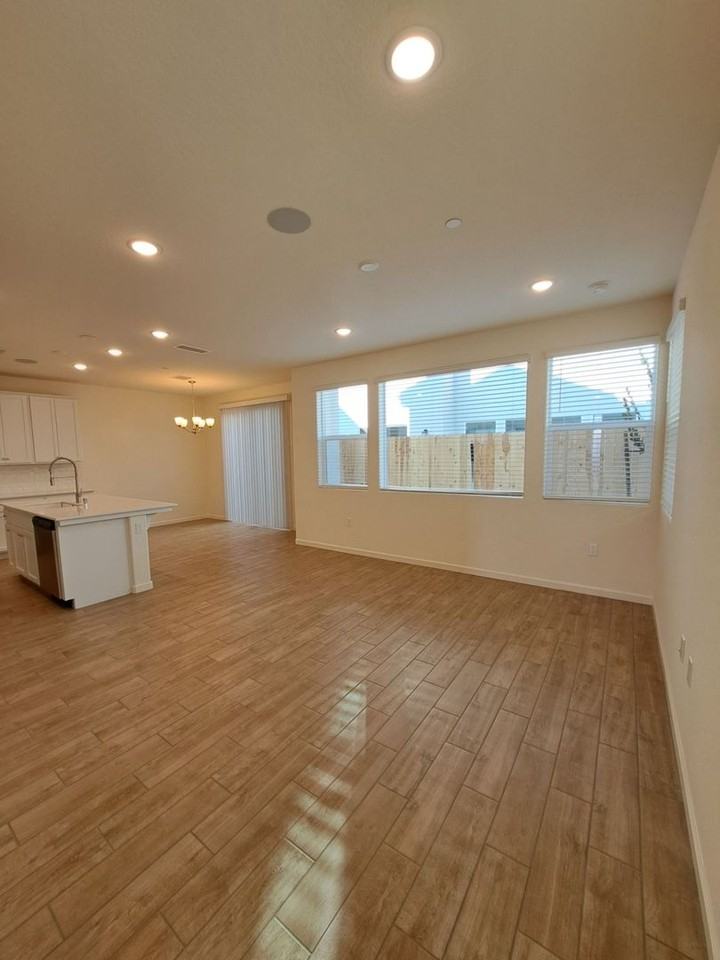 1497 Foxhill Ln - Photo 6 of 25