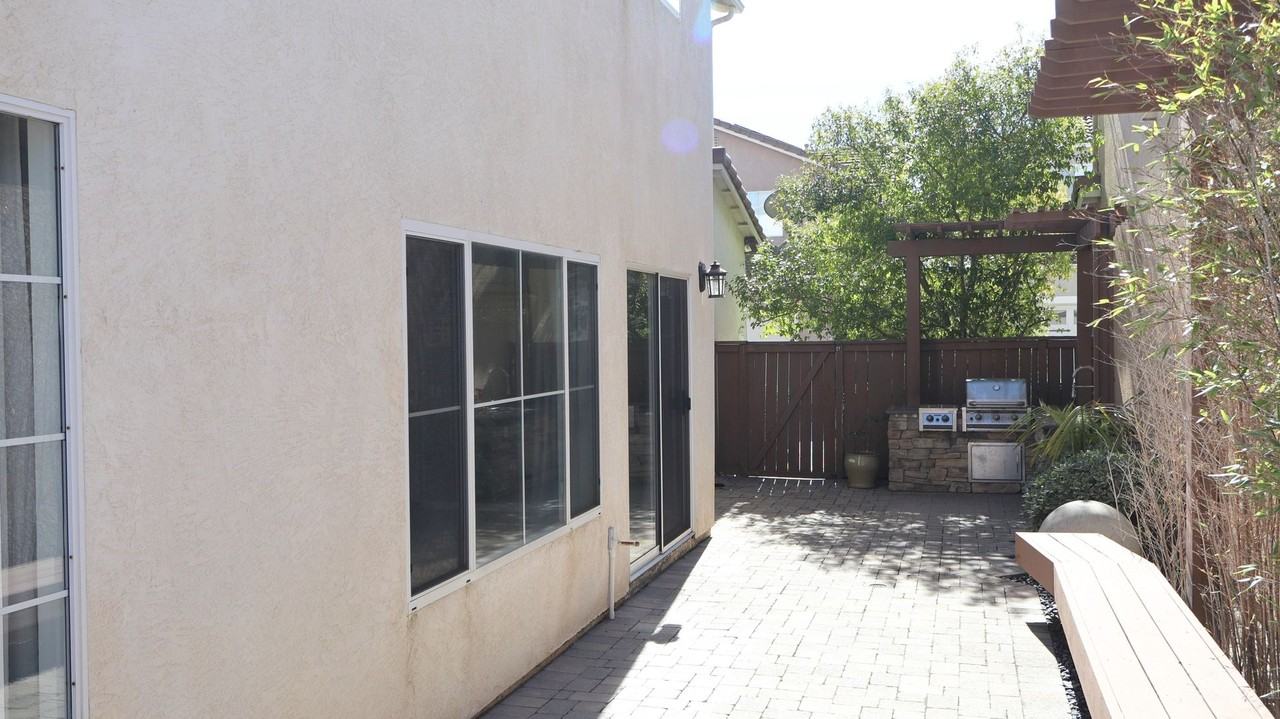 1820 San Sebastian Ave - Photo 4 of 37