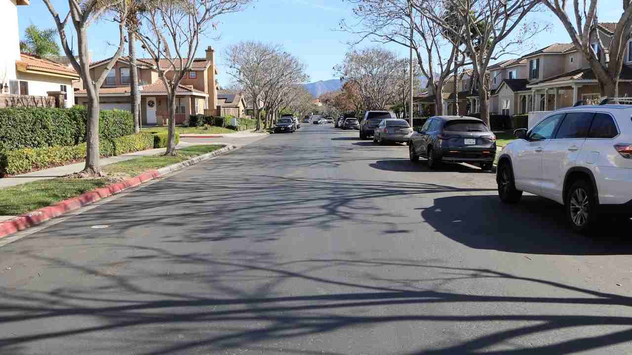 1820 San Sebastian Ave - Photo 5 of 37