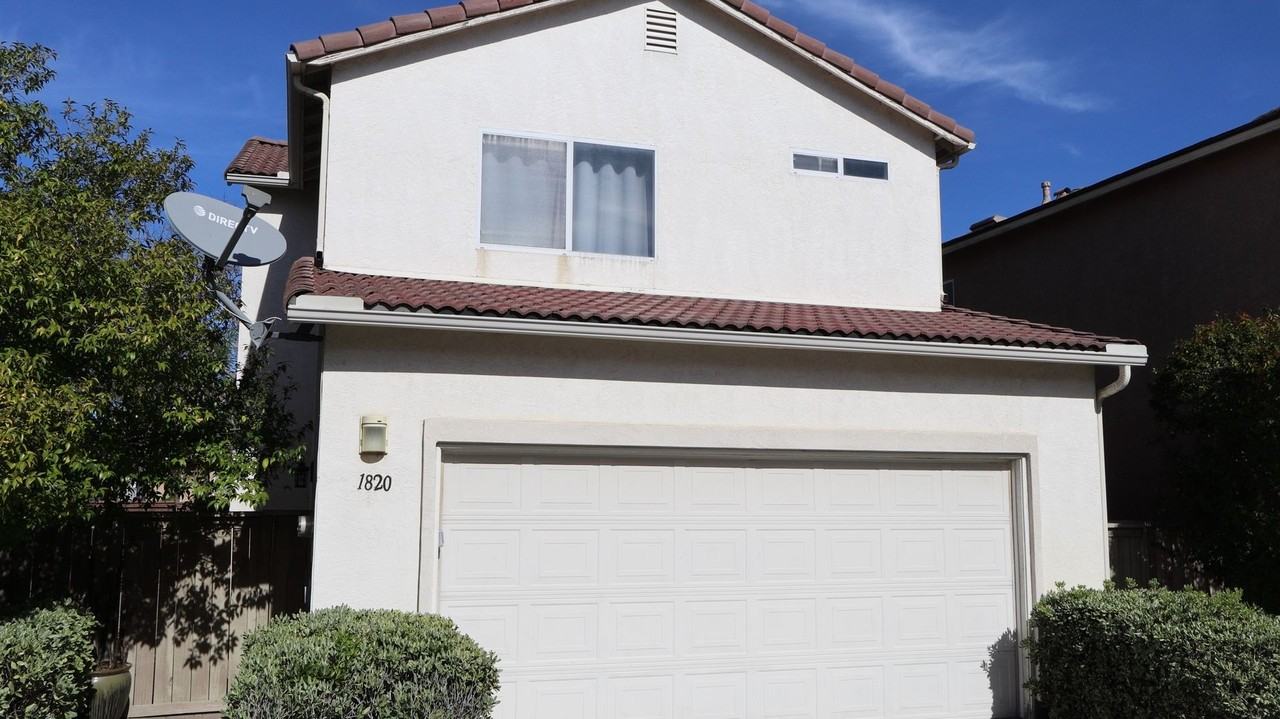 1820 San Sebastian Ave - Photo 6 of 37