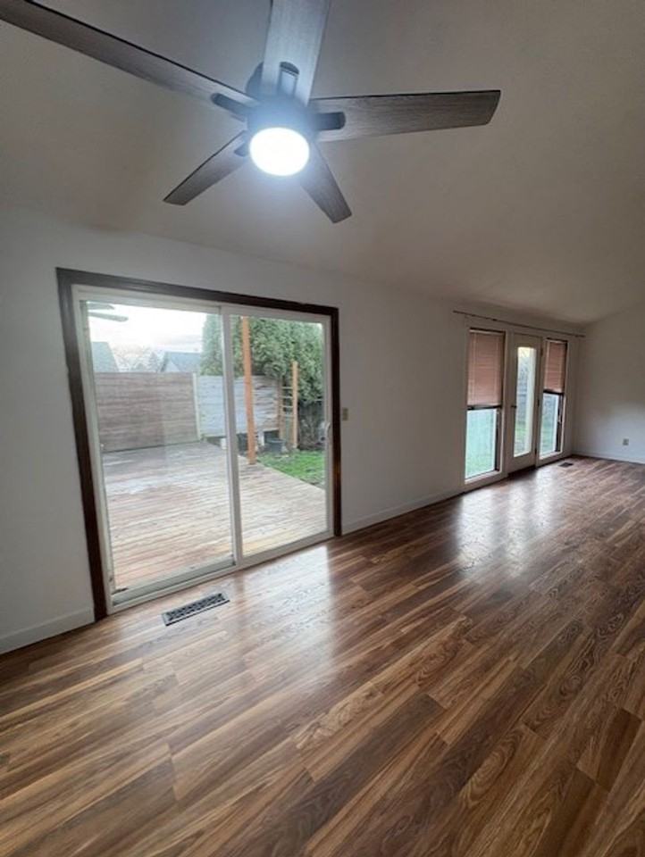 1006 Eastwind Ct N - Photo 6 of 24