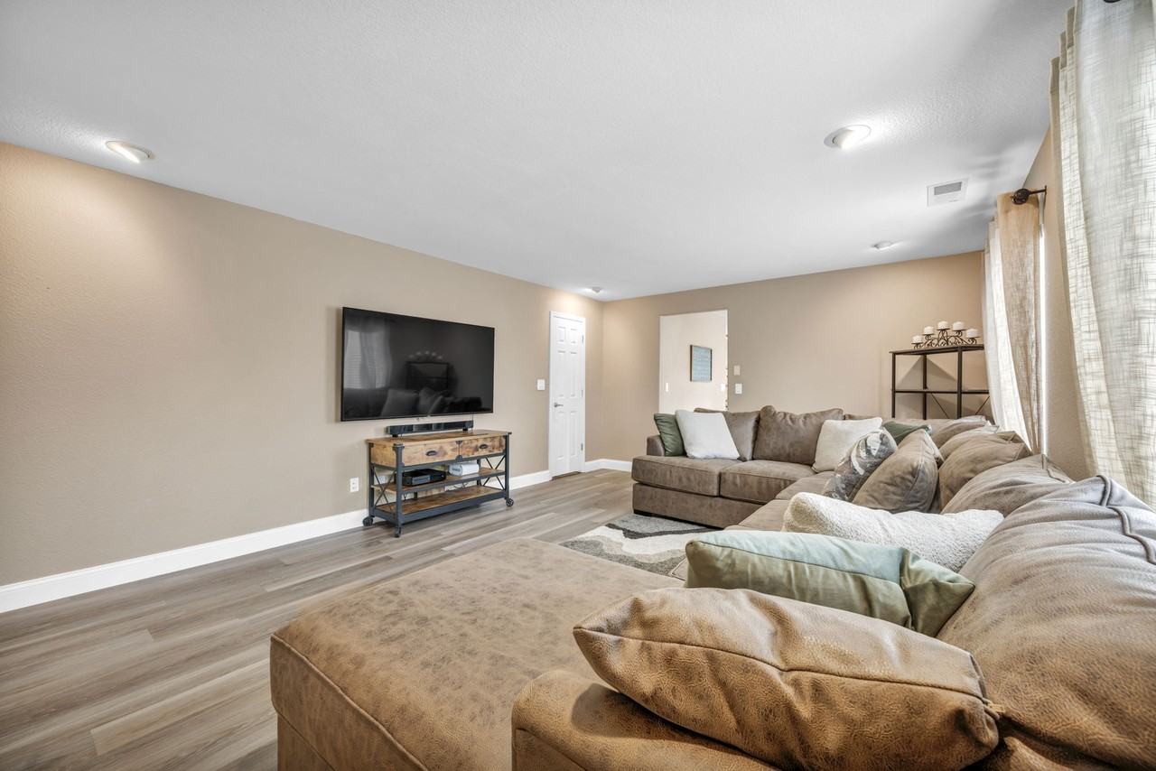 8918 Grisom Way #1 - Photo 4 of 32