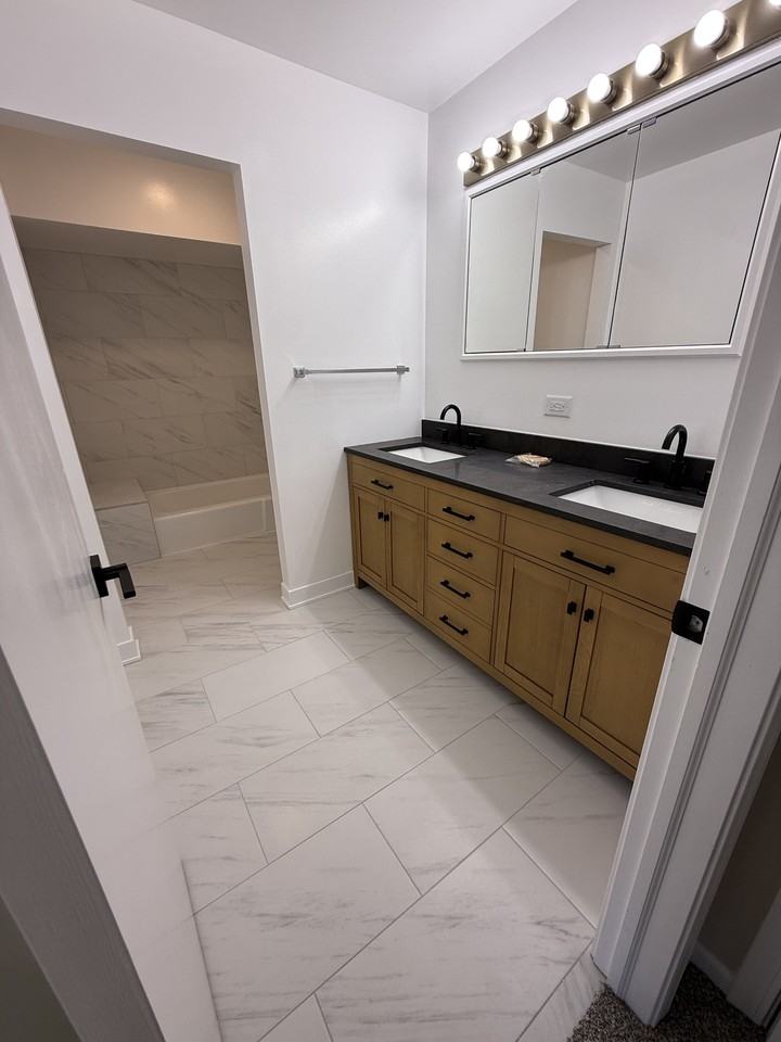 765 Garland Place - Photo 6 of 11